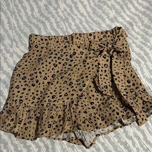 Leopard print Shorts: illa illa brand